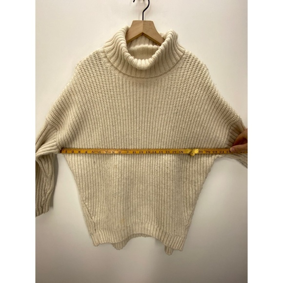 Mtwtfss Weekday Women's Turtle Neck Sweater Size M - Picture 6 of 8